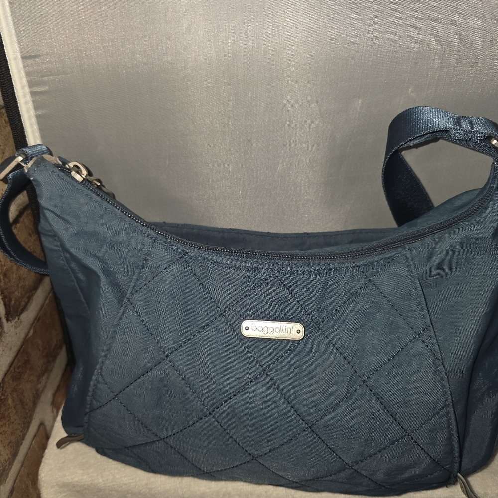 Baggallini Quilted Crossbody Bag in Navy Blue